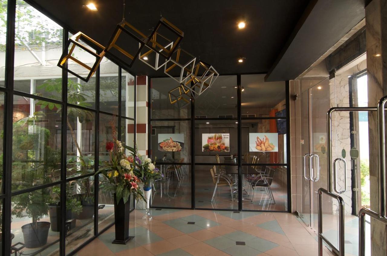Hotel Peninsula Mangga Besar Jakarta Exteriér fotografie